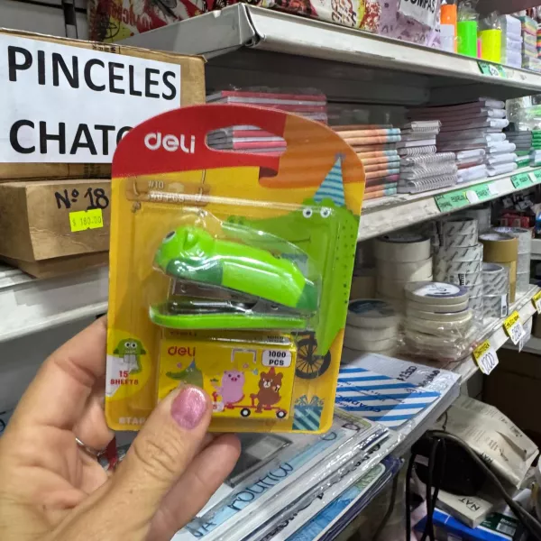 Abrochadora Mini Deli