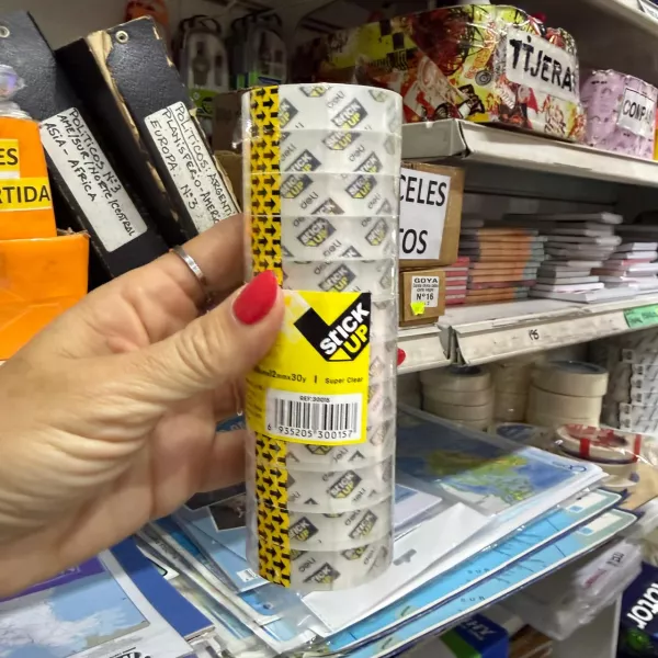 Cinta adhesiva transparente Deli de 12mm x 27 mts