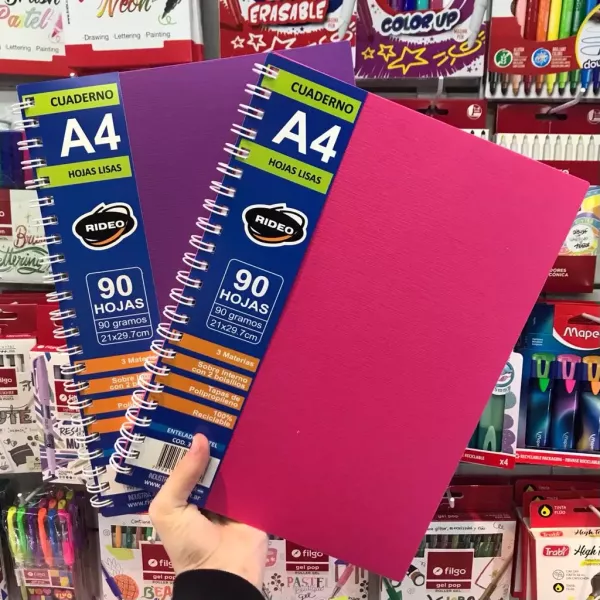 Cuaderno A4 Rideo x 90 hojas Liso