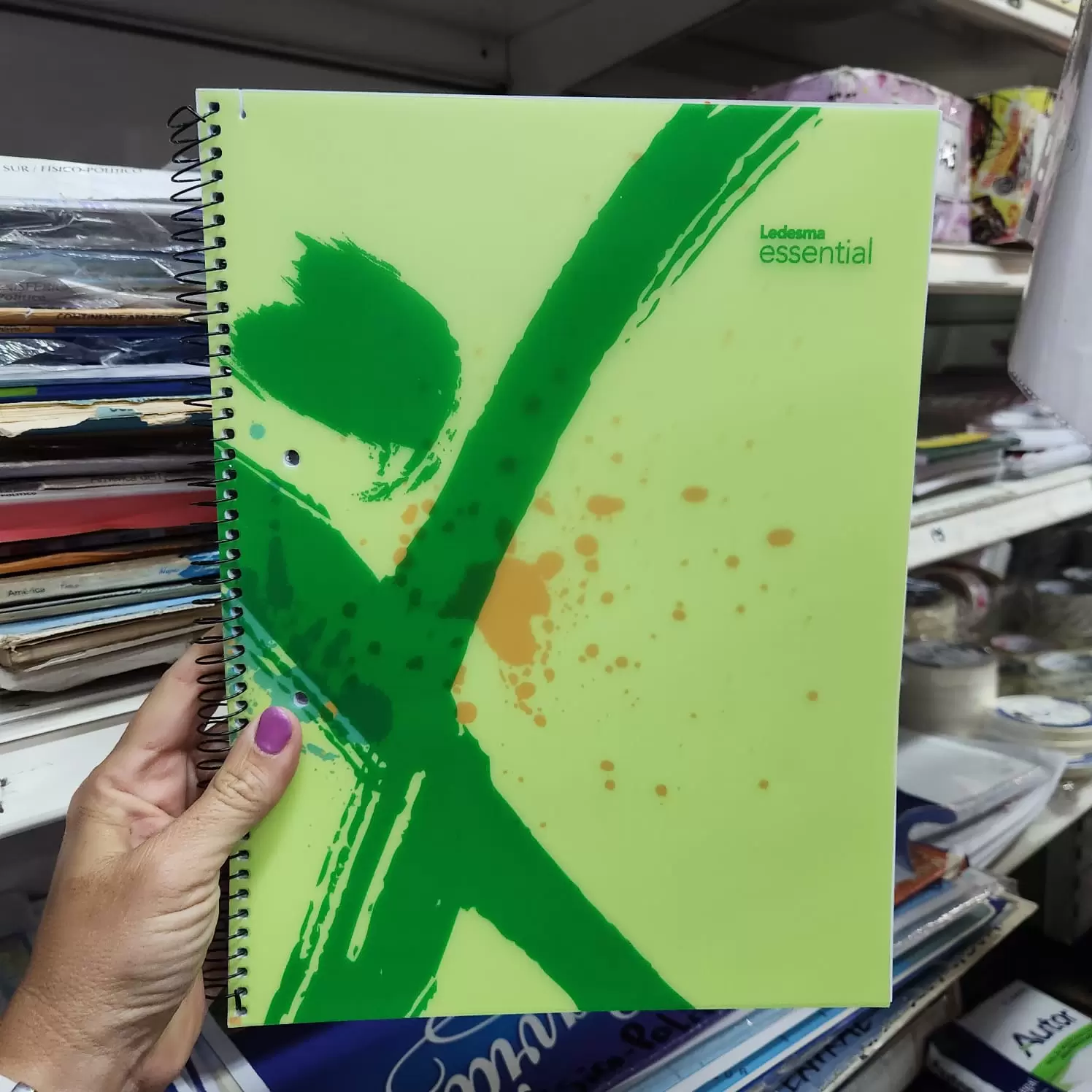Cuaderno Universitario Essential x80 hojas Cuadri